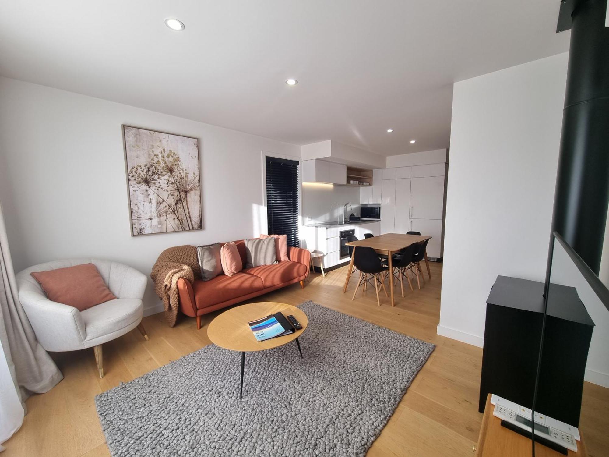 Alpine Junction Townhouse Apartments, Lodge & Hotel Уанака Екстериор снимка