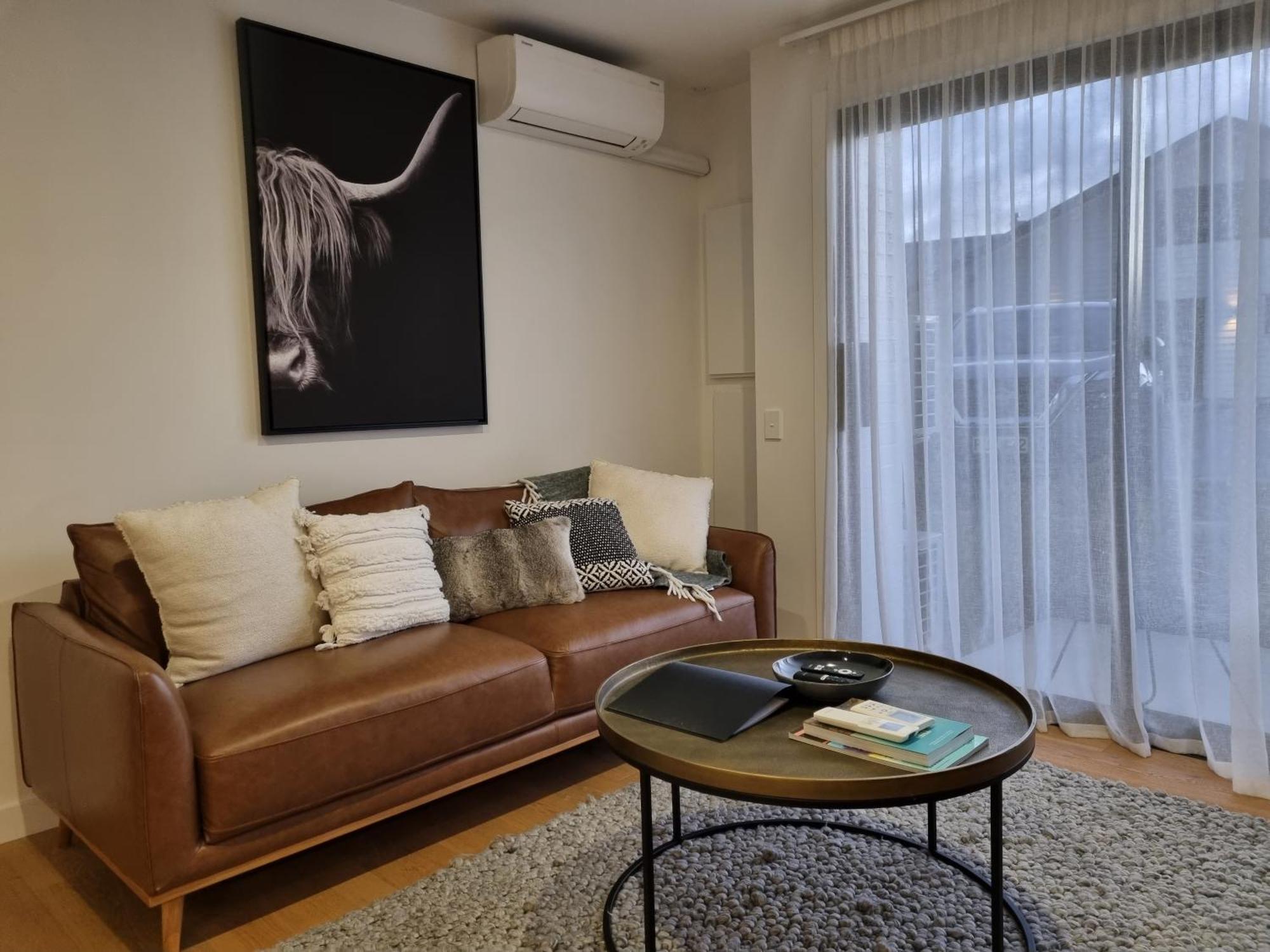 Alpine Junction Townhouse Apartments, Lodge & Hotel Уанака Екстериор снимка